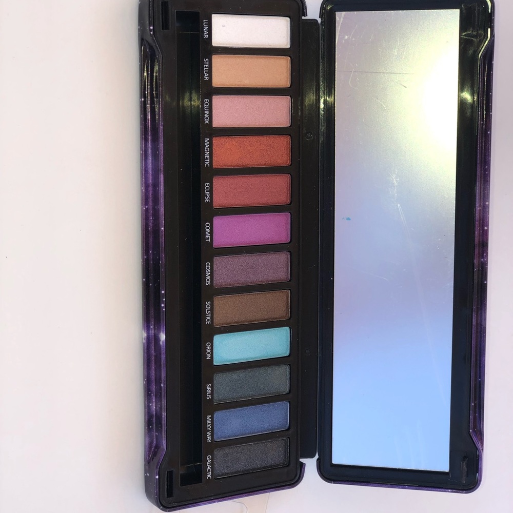 Eyeshadow palette